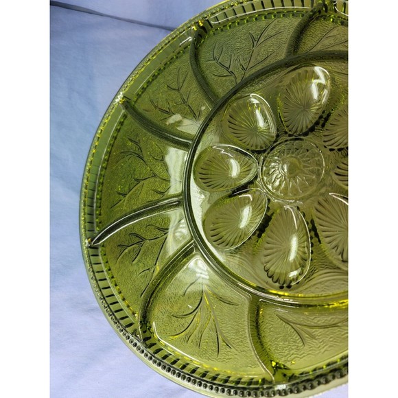 Green Relish Deviled Egg Tray Olive Divided Round Platter 8 Sections Vintage 13" - Picture 3 of 9